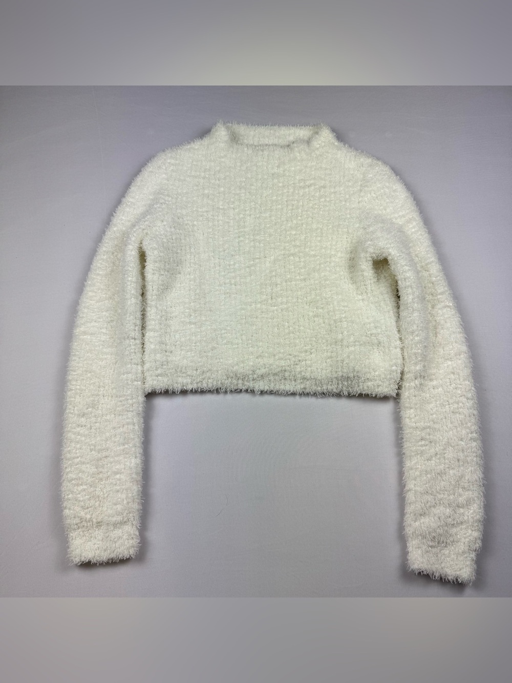 Aerie Fuzzy Crop Sweater Women’s White Winter Cozy Basic Feminine Romantic
